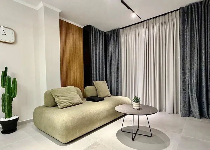 The Grand Stone 公寓 Lushnjë